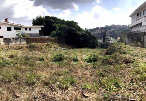 TERRENO RESIDENCIAL. COLINAS DE BELLO MONTE.