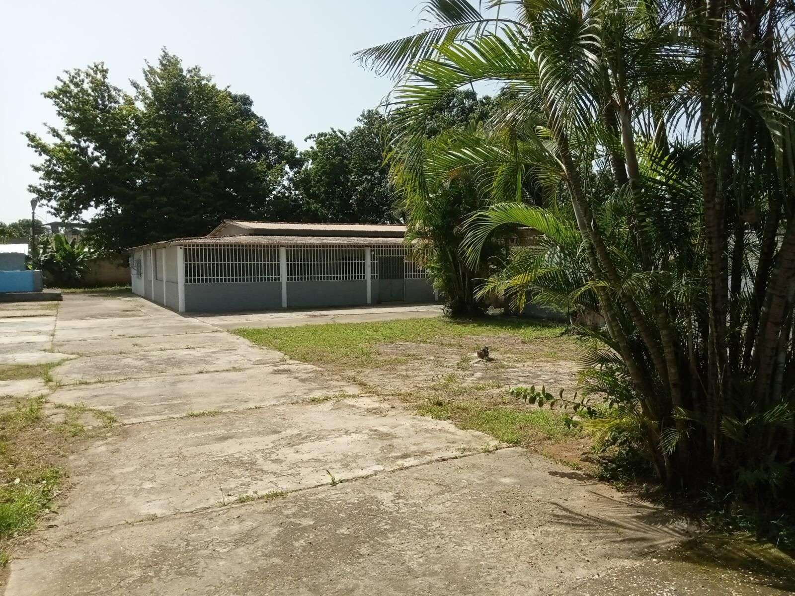 1 Venta Casa con Terreno de 2.687 m2 y Mini Locales