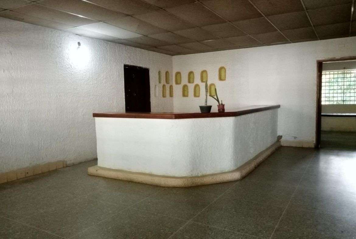 Venta Casa con Terreno de 2.687 m2 y Mini Locales
