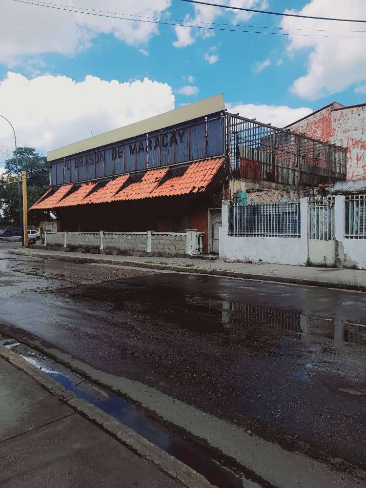 Venta de Local en esquina, Av. Bolívar Maracay