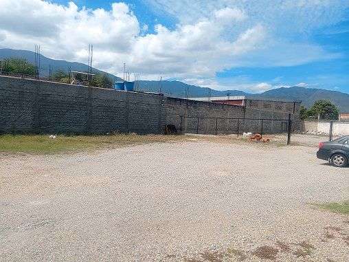 Terreno 1900M2 con(ferretería)LAS FLORES GUATIRE
