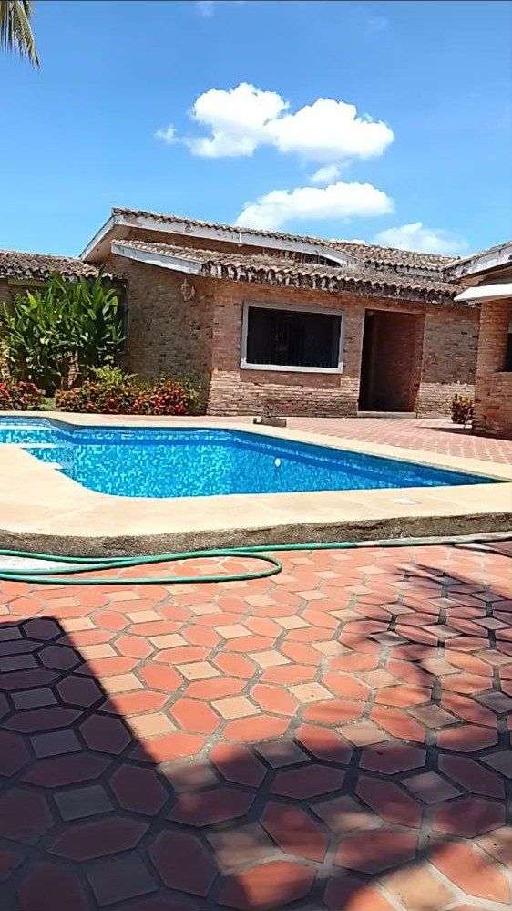 Parcela con Casa, Caney y Piscina Safari Carabobo