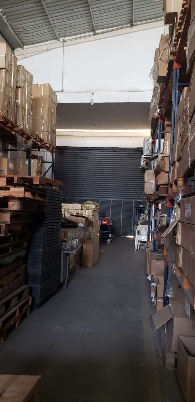 Venta de Galpón comercial-industrial con oficinas