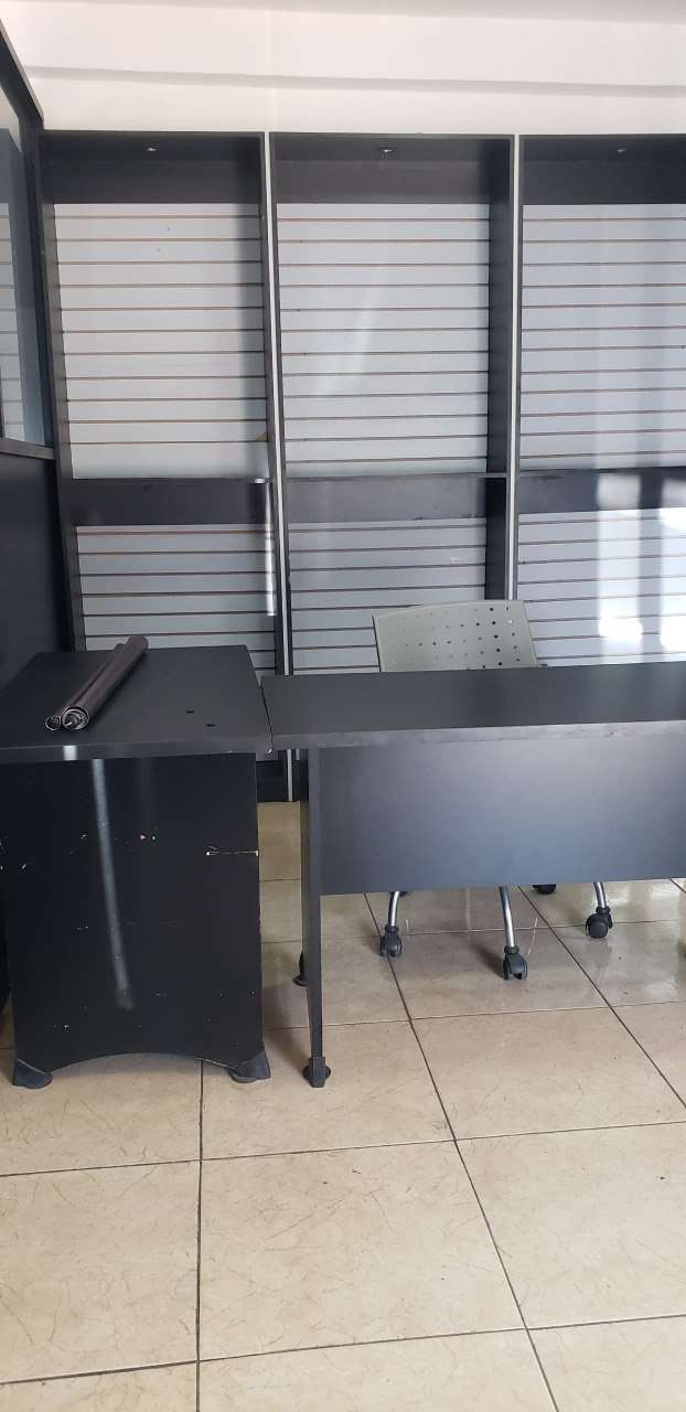 Venta de Galpón comercial-industrial con oficinas