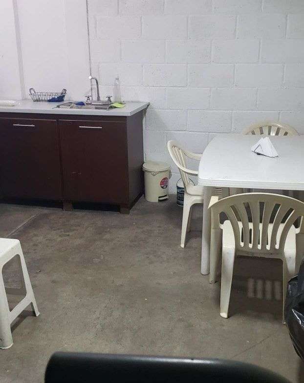 Venta de Galpón comercial-industrial con oficinas