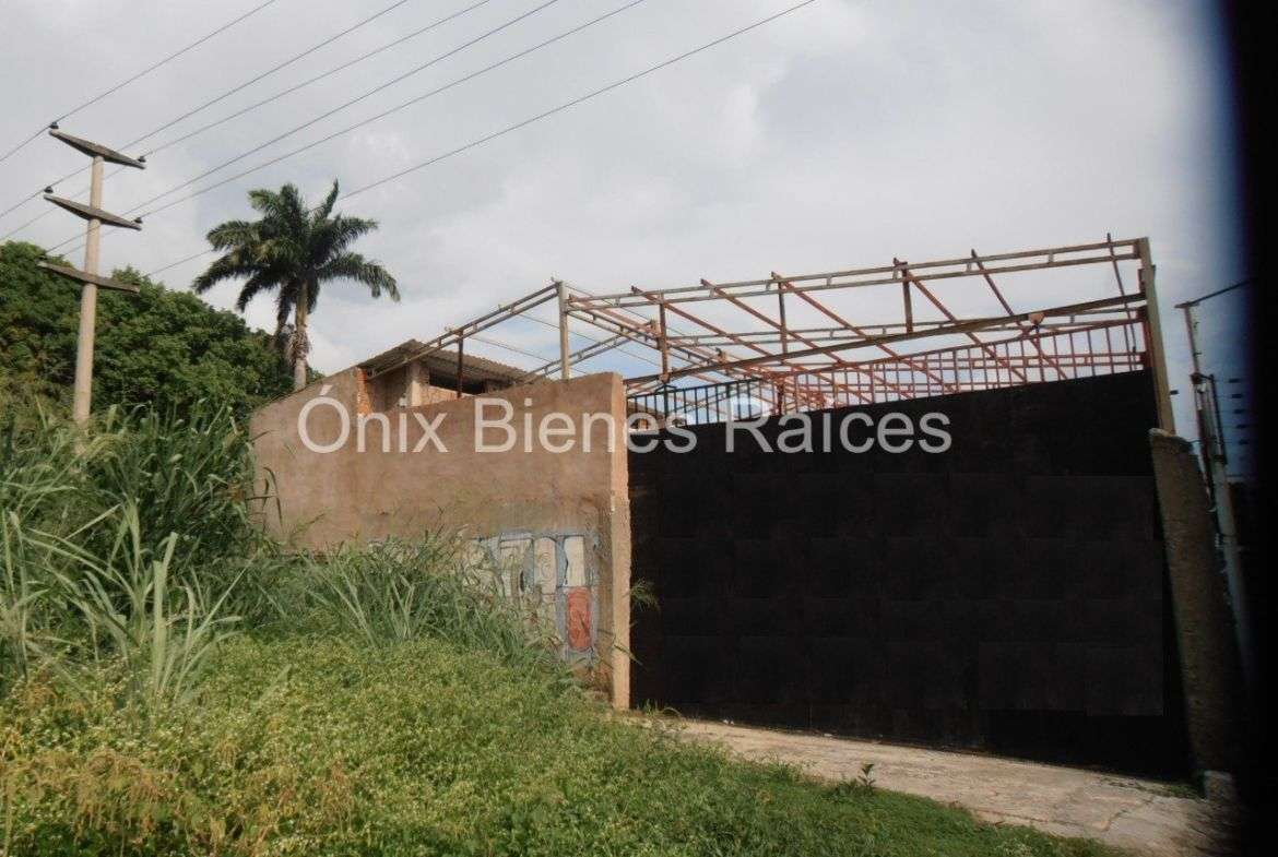 Galpón y casa a remodelar en autopista Sur