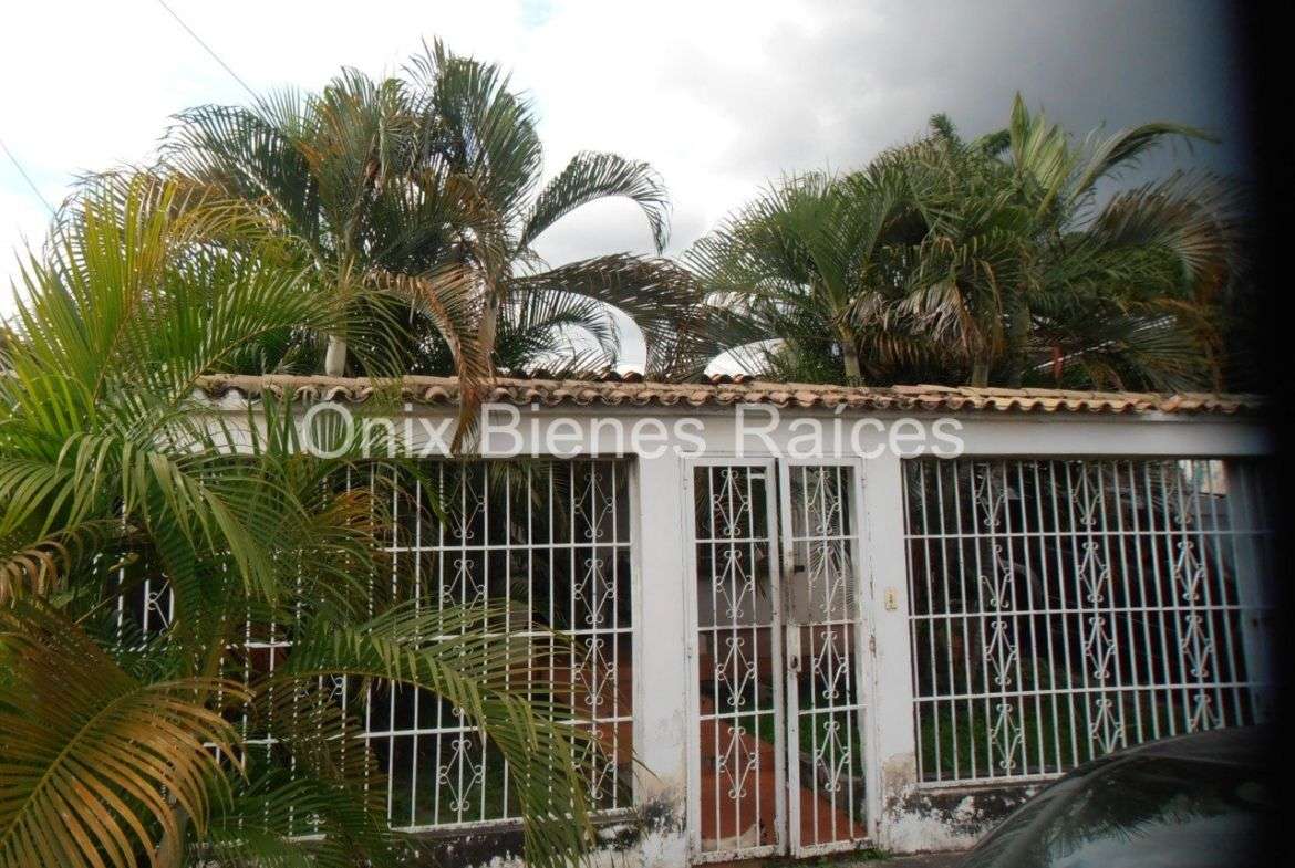 Galpón y casa a remodelar en autopista Sur