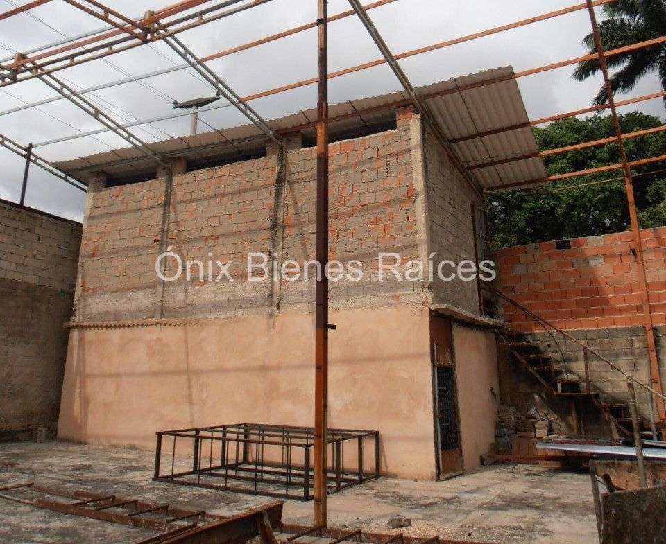 Galpón y casa a remodelar en autopista Sur