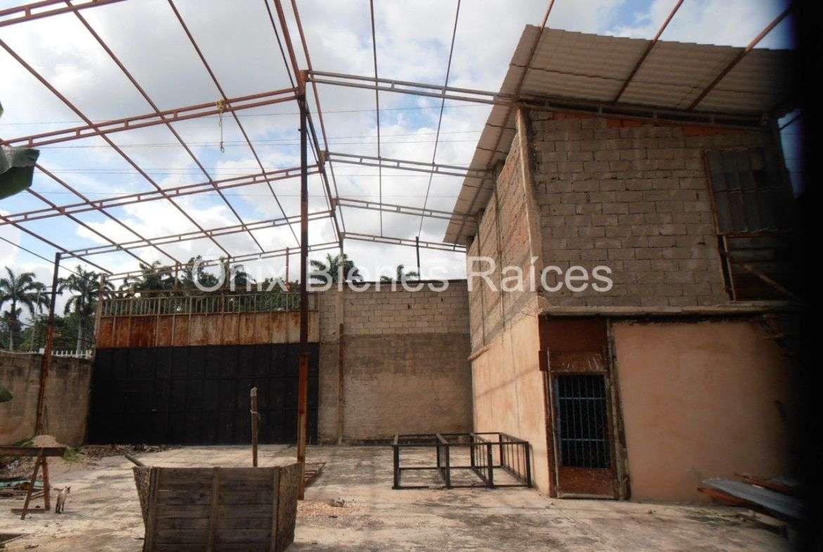 Galpón y casa a remodelar en autopista Sur