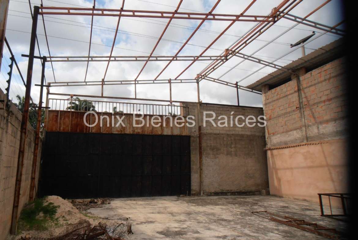 Galpón y casa a remodelar en autopista Sur