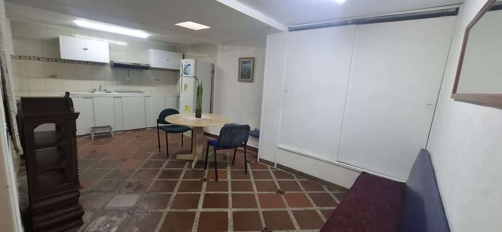 Alquiler De Anexo En Prados Del Este | Con Patio, Planta Eléctrica y Tanque de agua