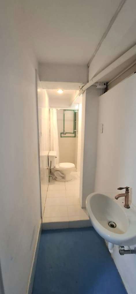 WhatsApp Image 2026-06-20 at 11.06.54 PM Alquiler Anexo En Prados Del Este | 70m² Planta Y Tanque