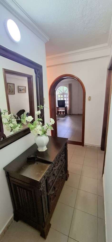Alquiler en Prados del Este – 2 Habitaciones, 2 Baños, Patio. Amoblado y Equipado