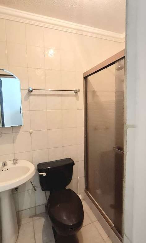 Alquiler en Prados del Este – 2 Habitaciones, 2 Baños, Patio. Amoblado y Equipado