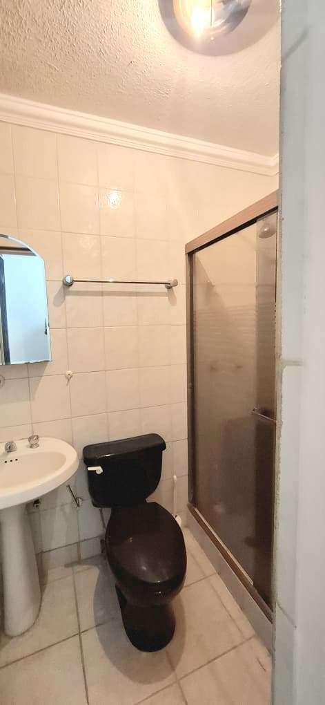 Alquiler en Prados del Este – 2 Habitaciones, 2 Baños, Patio. Amoblado y Equipado