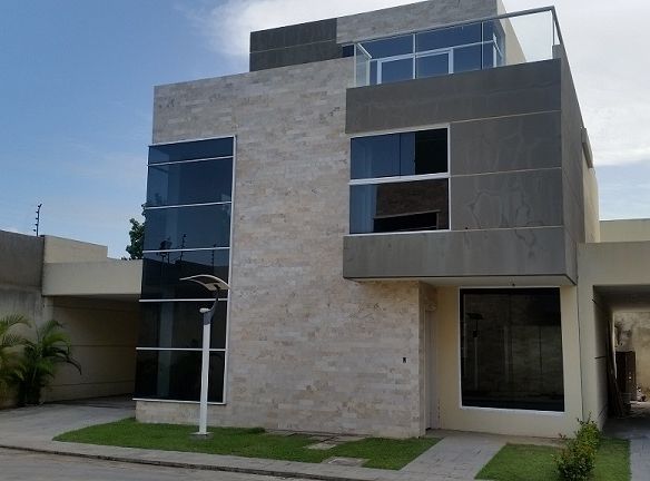 Espectacular Casa en Residencias Parque Los Saltos