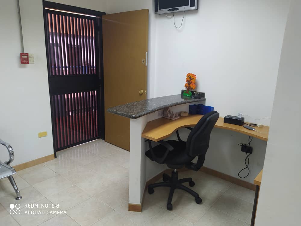 Oficina en Venta o Alquiler CC Prebo