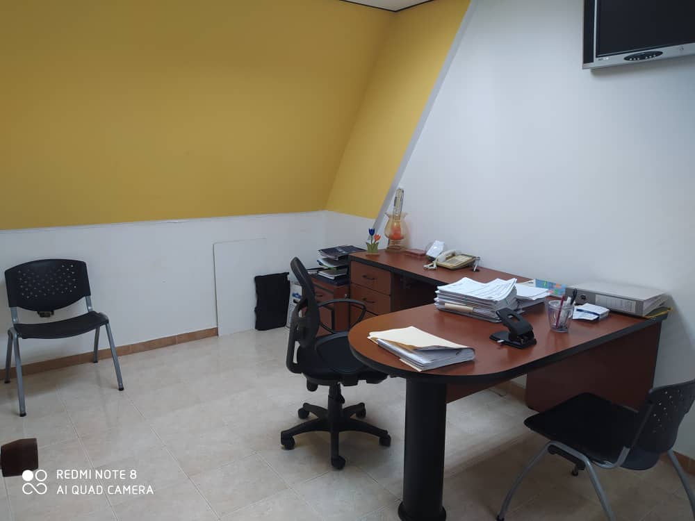 Oficina en Venta o Alquiler CC Prebo