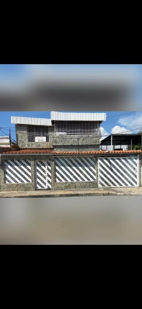 Vendo casa de 2 plantas la Maracaya