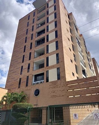 APARTAMENTO EN VENTA URB AGUA BLANCA