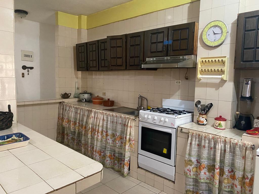Apartamento de 75 mts. Avenida Victoria, Caracas.