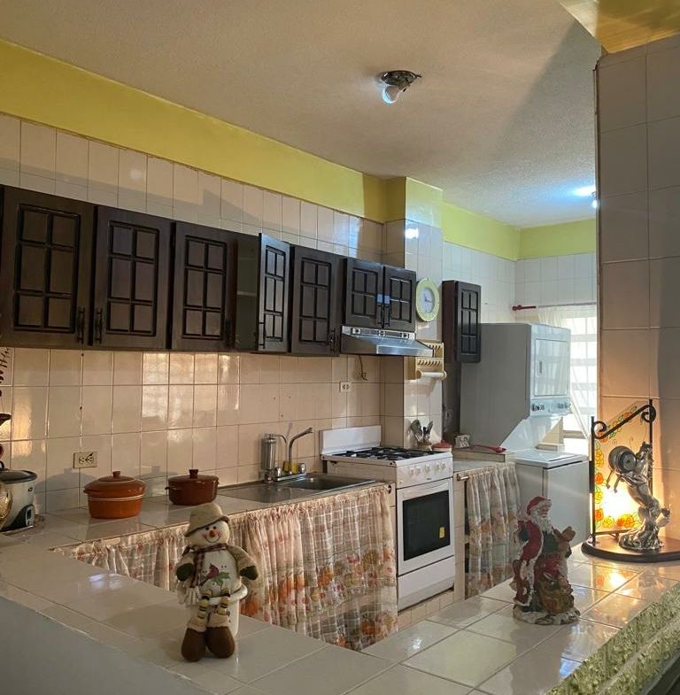 Apartamento de 75 mts. Avenida Victoria, Caracas.