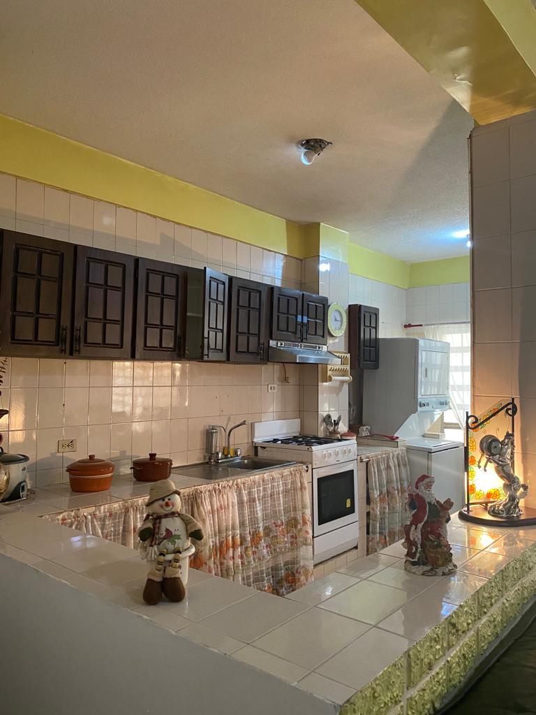 Apartamento de 75 mts. Avenida Victoria, Caracas.