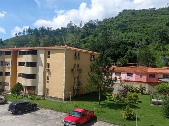 APARTAMENTO EN VENTA – URB LA ENTRDA – NAGUANAGUA