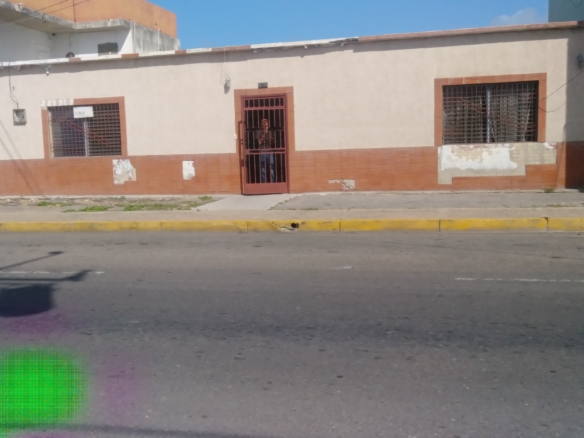 Casa en calle Comercio Punto Fijo/ Edo Falcon
