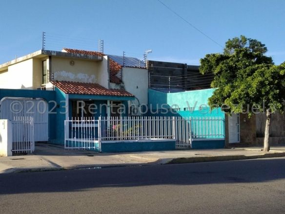 23-21911 Venta de Casa comercial en Rosal Sur ..KB