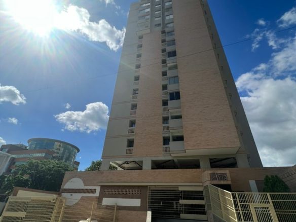 Tomasa Salazar Alquila PH Edificio ARIA