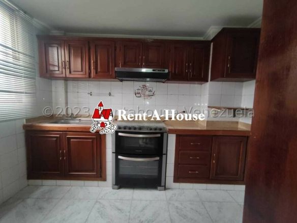 23-30810 Vende Apartamento en Los Aceitunos.Karem