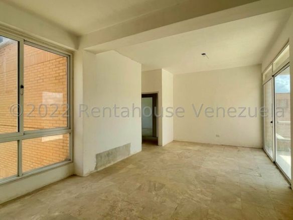APARTAMENTO EN VENTA – YENNIEF ROJAS