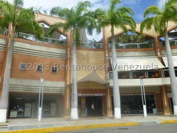 LOCAL COMERCIAL EN VENTA – YENNIEF ROJAS