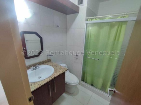 APARTAMENTO EN VENTA – YENNIEF ROJAS
