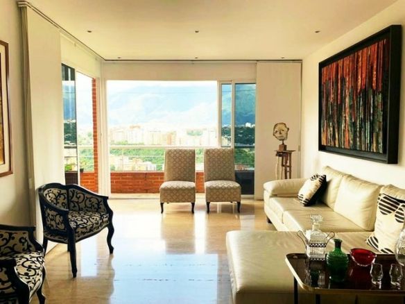 APARTAMENTO EN VENTA – YENNIEF ROJAS