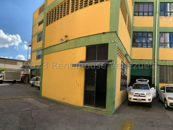 LOCAL COMERCIAL EN VENTA – YENNIEF ROJAS