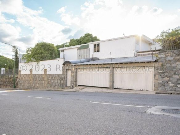 CASA EN VENTA SELENE MARIN – MLS#23-31174