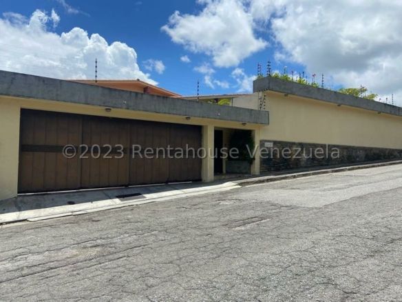CASA EN VENTA SELENE MARIN – MLS#24-3049