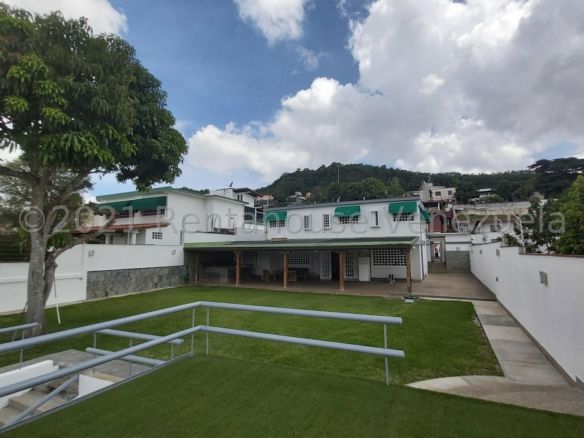 CASA EN VENTA SELENE MARIN – MLS#22-3768