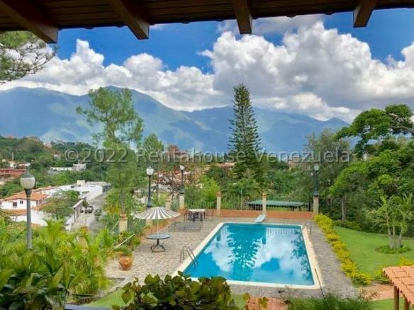 CASA EN VENTA SELENE MARIN- MLS#23-1323