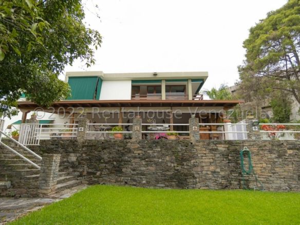 CASA EN VENTA SELENE MARIN – MLS#23-13231