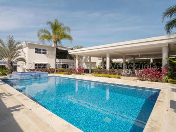 CASA EN VENTA-SELENE MARIN NOBREGA- MLS#23-24854