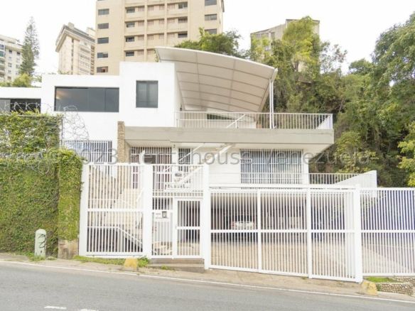 CASA EN VENTA-SELENE MARIN NOBREGA- MLS#23-25242