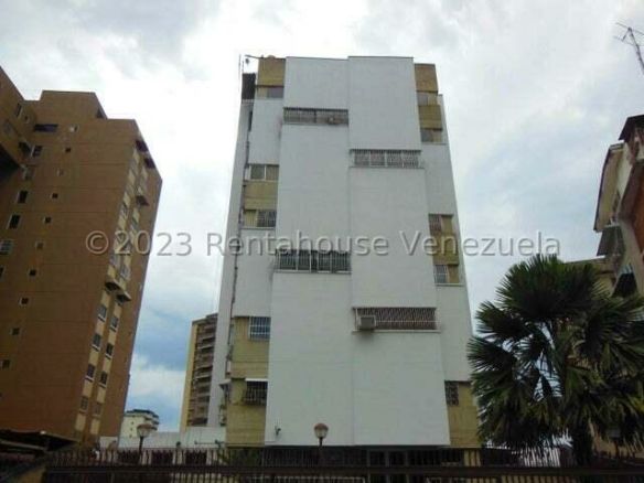 APARTAMENTO EN VENTA – ELENA MARIN NOBREGA