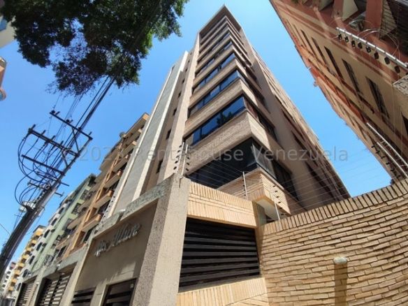 APARTAMENTO EN VENTA MLS #23-29776 – MARÍA PEÑA