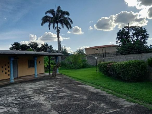 En VENTA terreno con bienhechurìas en San Diego