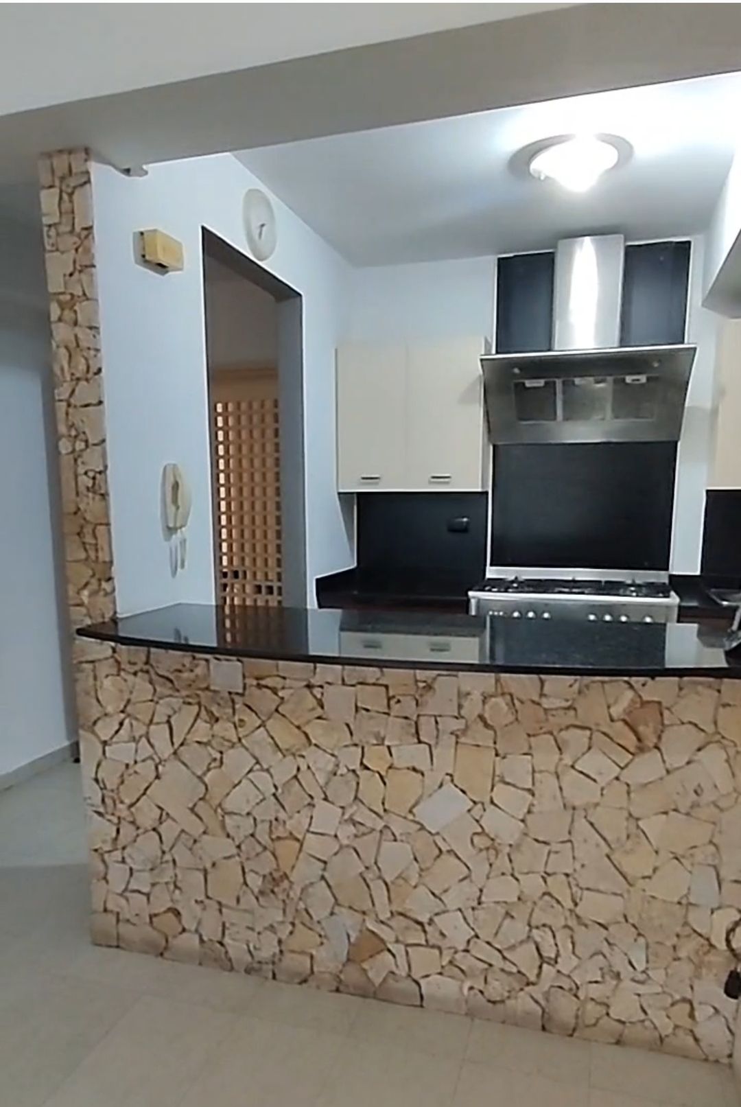 Venta Bello apto Resd La Granja Country Naguanagua