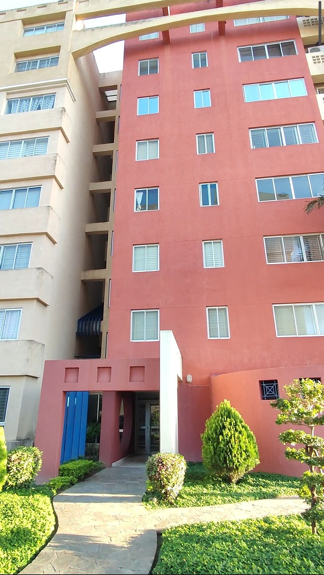 Venta Bello apto Resd La Granja Country Naguanagua