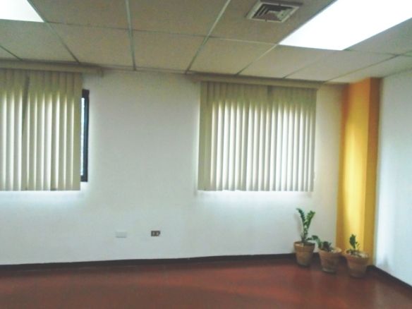 Se alquila oficina en el centro